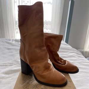Free people Elle block heel boot. Size 8.0 (38)
